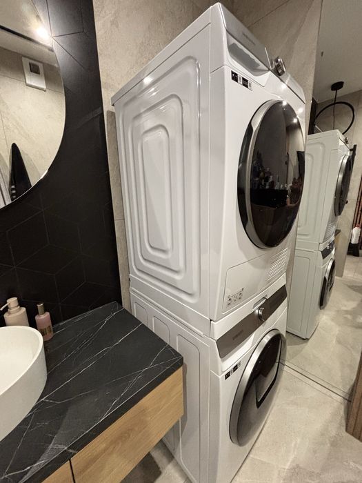 Sprzedam Suszarkę SAMSUNG z oryginalnym łacznikiem- stan idealny.