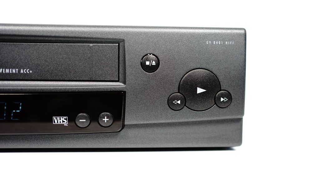 Magnetowid nagrywający GRUNDIG GV 8401 VHS VCR 6-głowic Hi-Fi Stereo