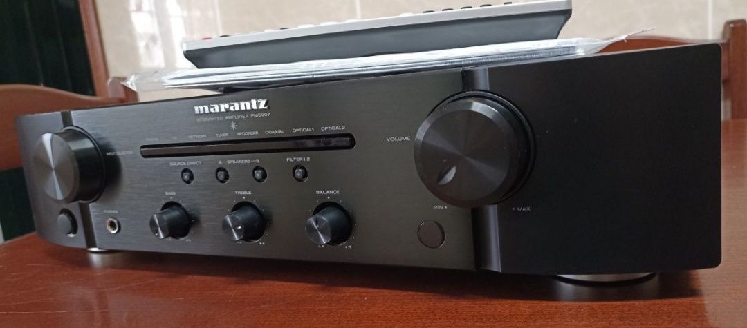 Amplificador Integrado Marantz PM 6007