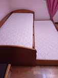 Vendo cama de solteiro dupla   com os dois colchões  como nova
