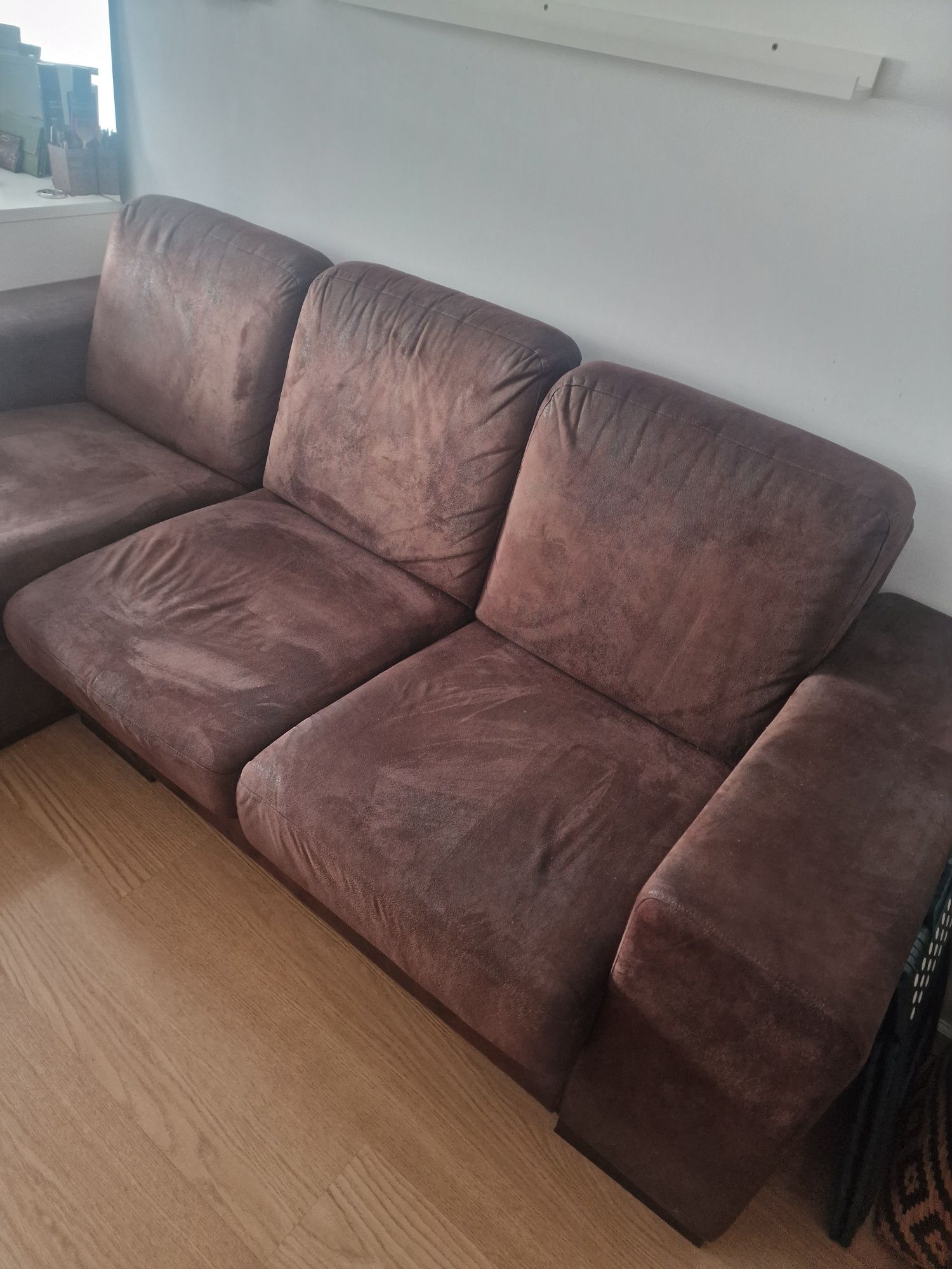 Sofá com chaise longue