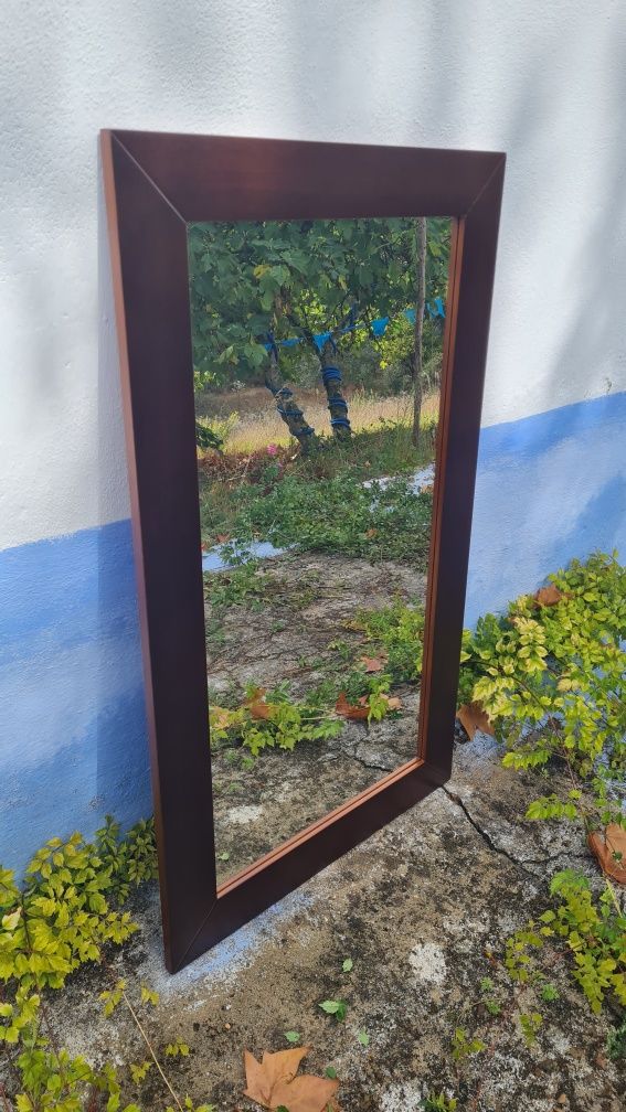 Espelho com muldura de alta qualidade