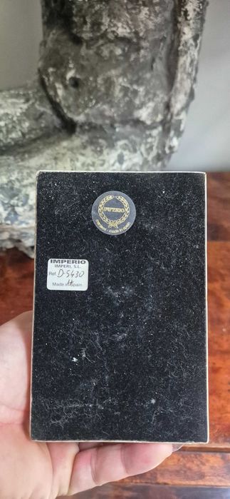 Hiszpańska rzeźba Just Andersen chłopiec z rybą dekor sygnowana antyk