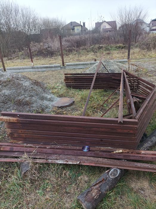 Парник ,гараж ,стодола.