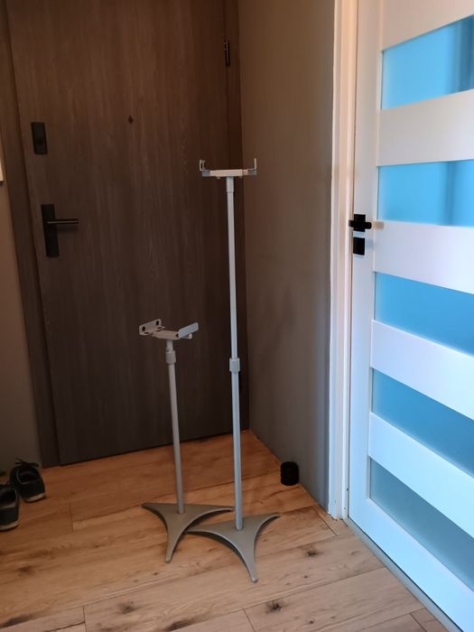 Stojaki pod kolumny, regulowane