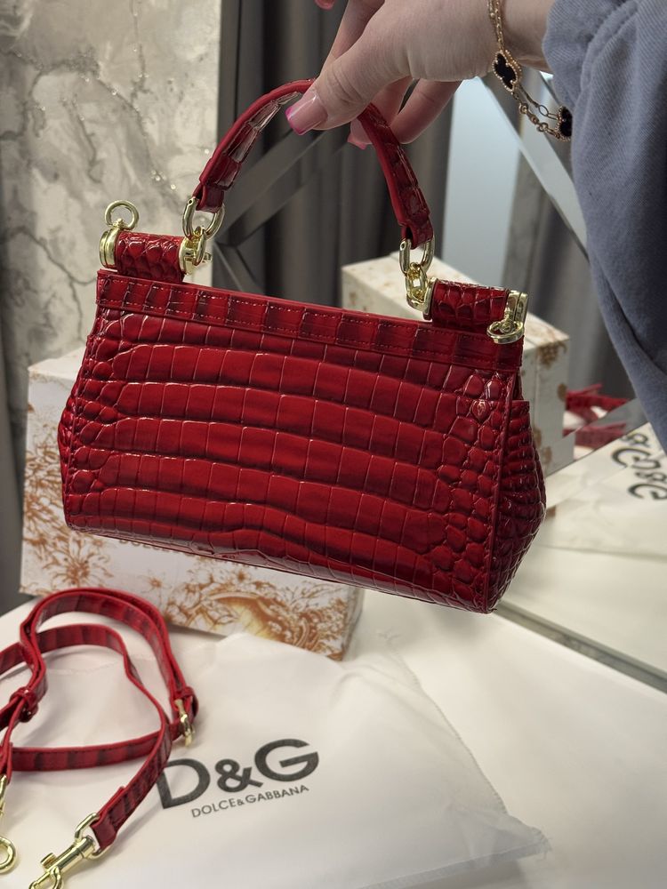 Маленькая красная лаковая сумка mini dolce & gabbana sicily