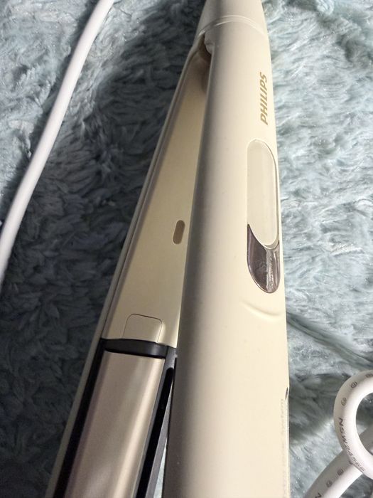 Вирівнювач волосся Philips BHS838/00 з технологією SenseIQ