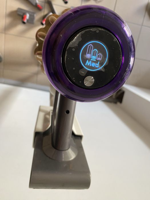 Odkurzacz Dyson v11 duży zestaw /stojak