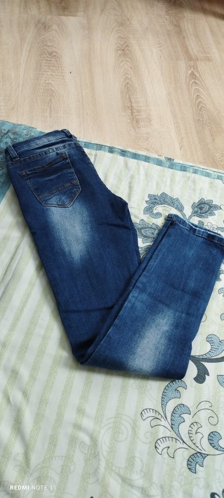 jeansy XS z ozdobami