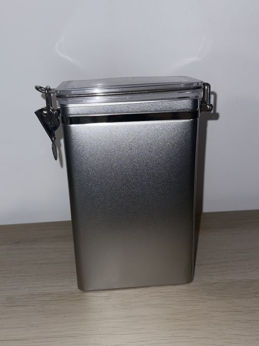 Nowe, hermetyczne pojemniki na kawę i herbatę