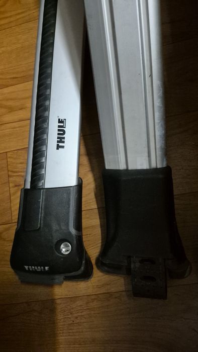 Багажник на встроенные рейлинги Thule