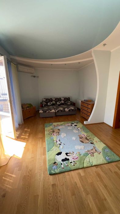 Оренда чудового будинку з басейном