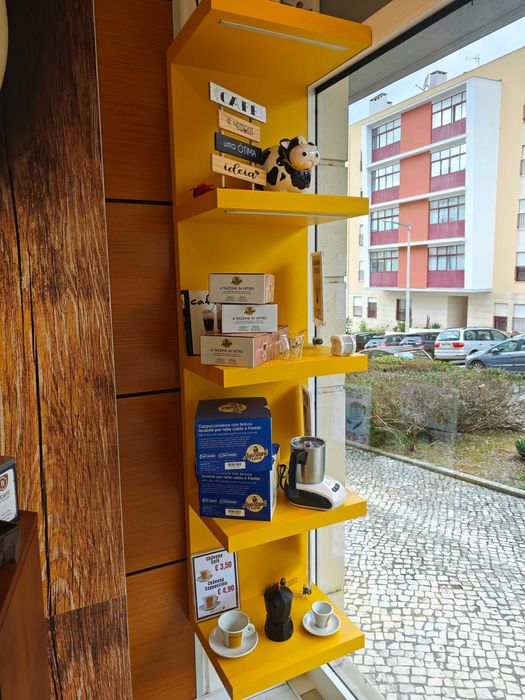 Mobiliário e Acessórios de loja