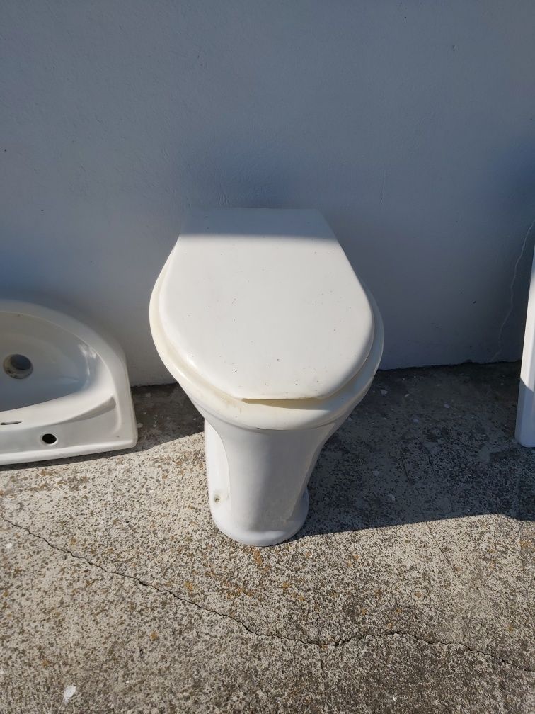 Toaleta używana z deską