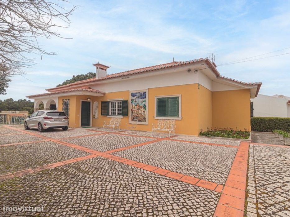 Moradia localizada em Zona tranquila e privilegiada da Charneca da ...