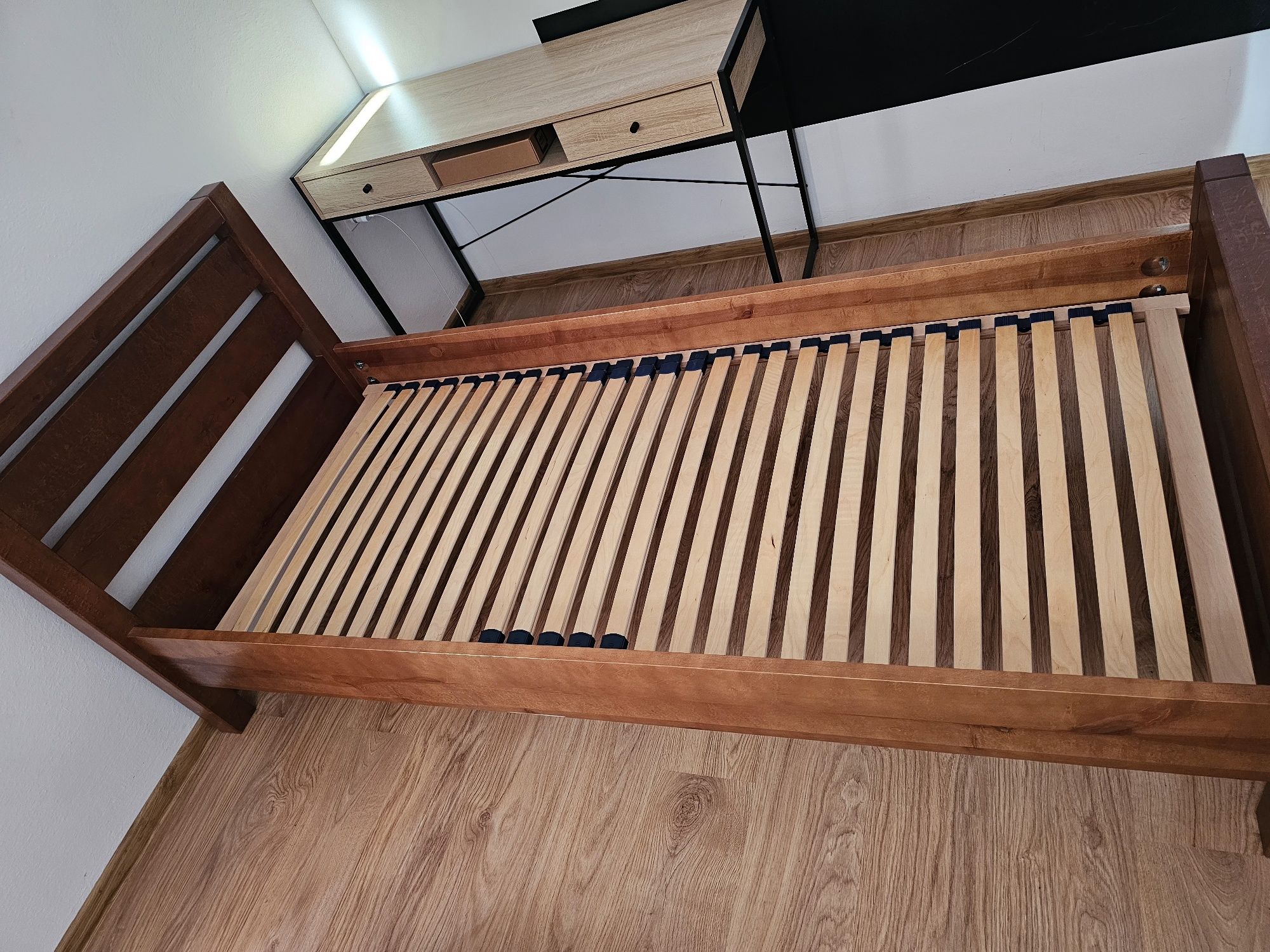 Łóżko olchowe z materacem 90x200