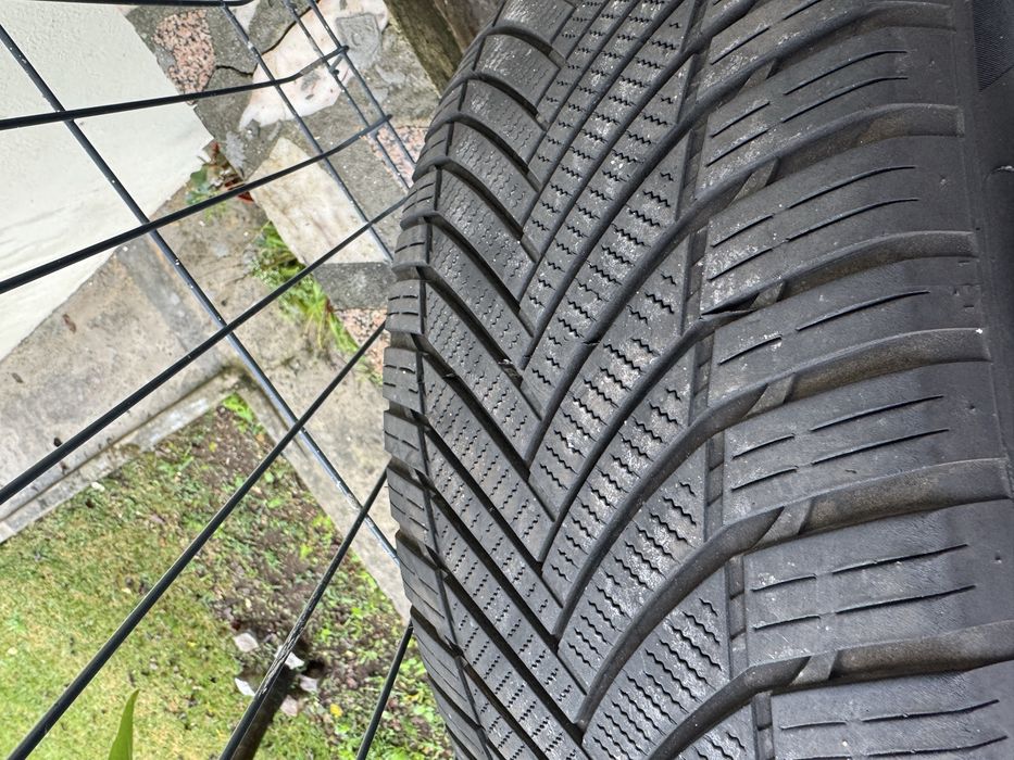 Pneus 255 45 R20 105W
