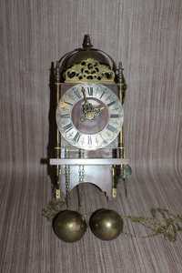 Настенные бронзовые часы с гирьевым механизмом John Warmink