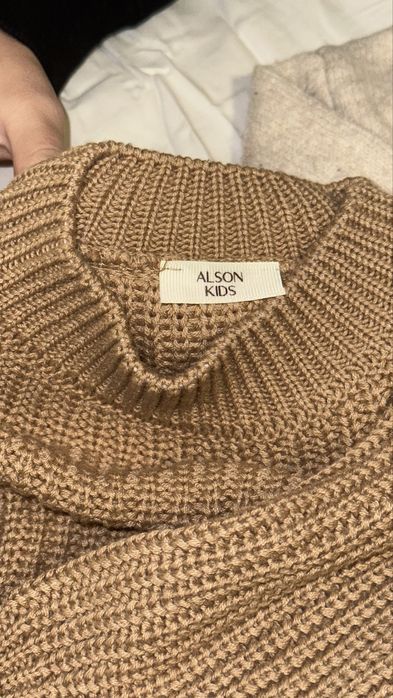 Дитячий одяг , светри