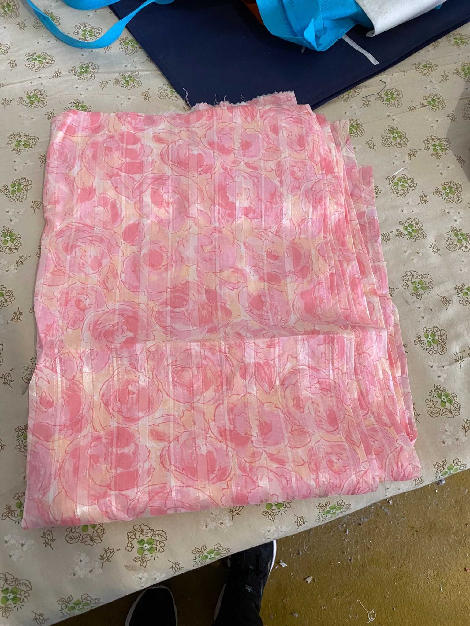 tecido cor de rosa