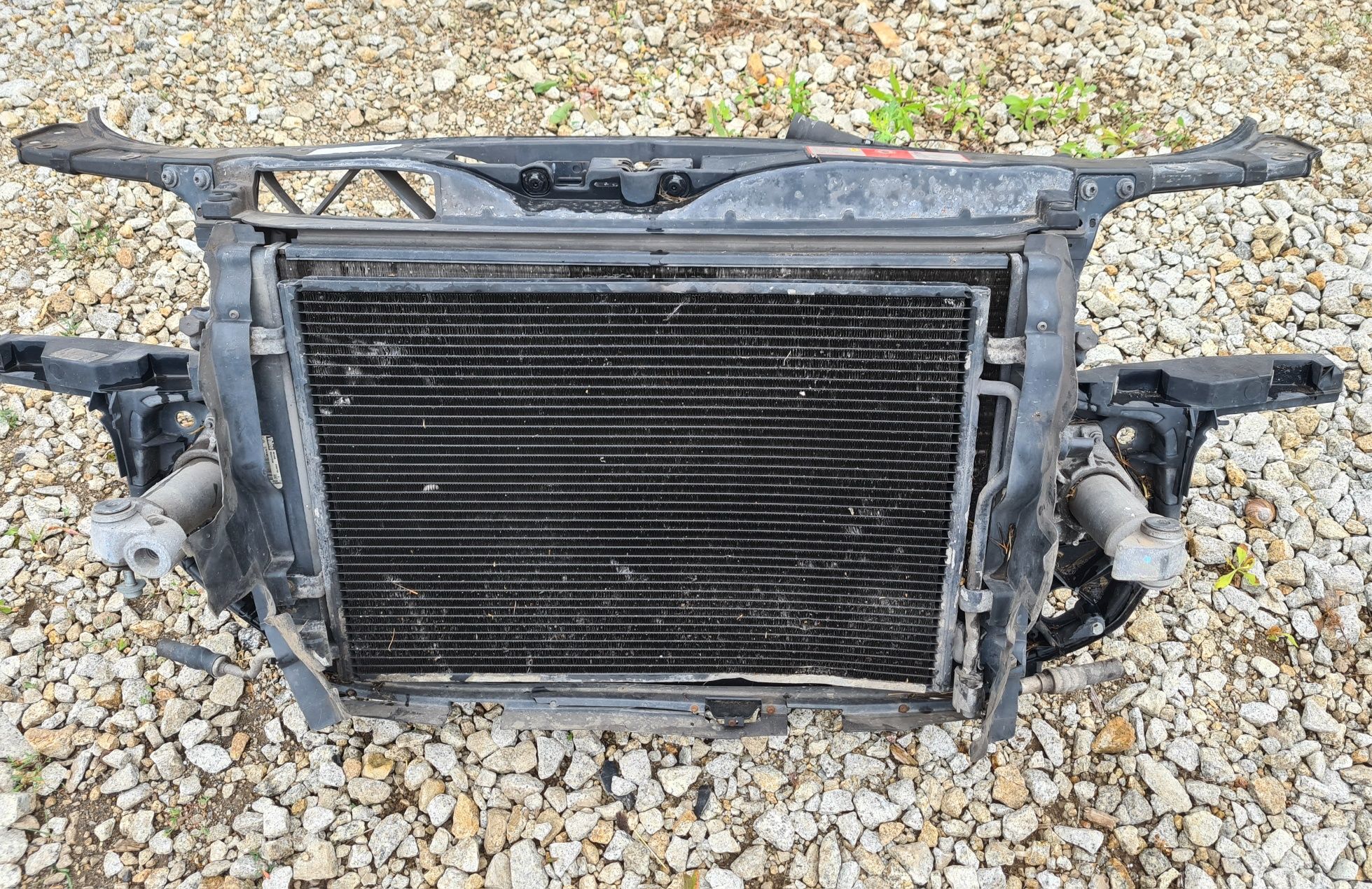PAS PRZEDNI 2.0b ALT AWA Manual wzmocnienie+chłodnice AUDI A4 B6 2002r