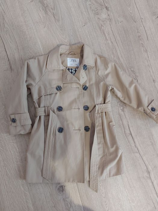 Ubrania na dziewczynkę 116