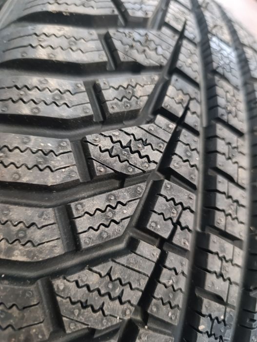 215/70R16 100T Hankook Winter i*cept evo 2 SUV opony 4 szt zima nowe