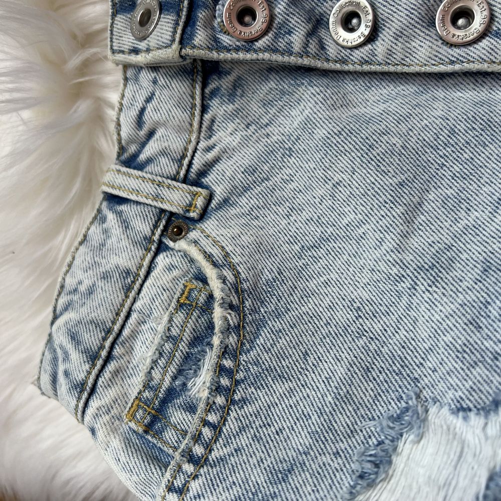 Bershka spodenki krótkie szorty z guzikami jeansowe z dziurami xs 34