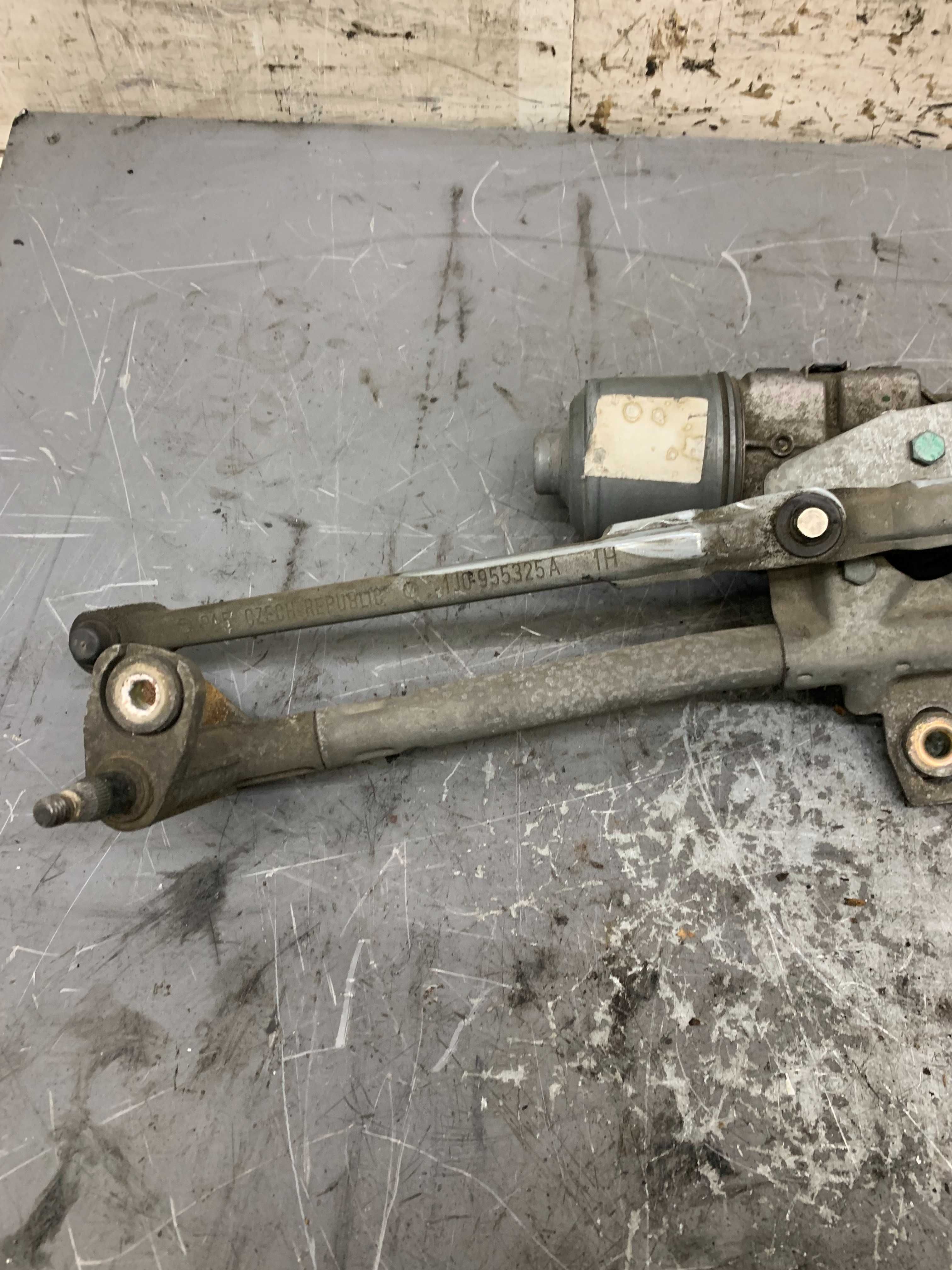 Audi A3 VW Volkswagen Golf IV Mechanizm Wycieraczek Przód