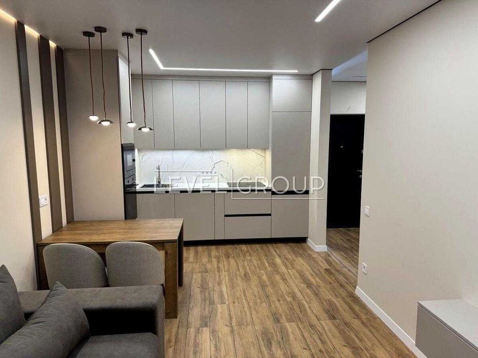 Продам одно кімнатну  квартиру в ЖК Варшавський2