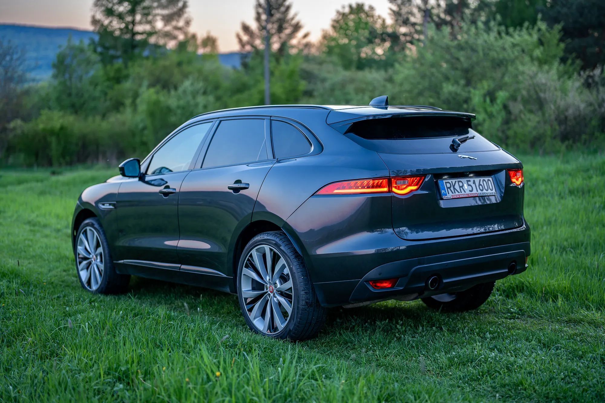 Jaguar F-Pace Jaguar F-Pace -3.0 TDV6 R-Sport - MAX wersja wyposażenia