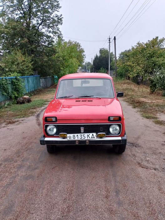 Продам Ніву 2121 бензин 82 рік