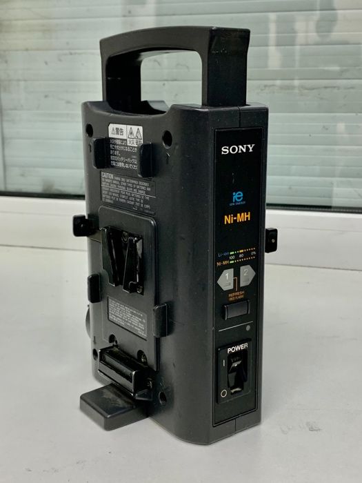 Зарядное устройство SONY BC-M50 для Li-Ion и NiMH батарей V-Mount