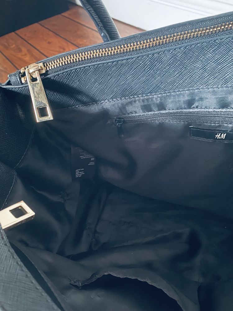 Czarna pojemna torba H&M, złote elementy, torba do pracy/na studia