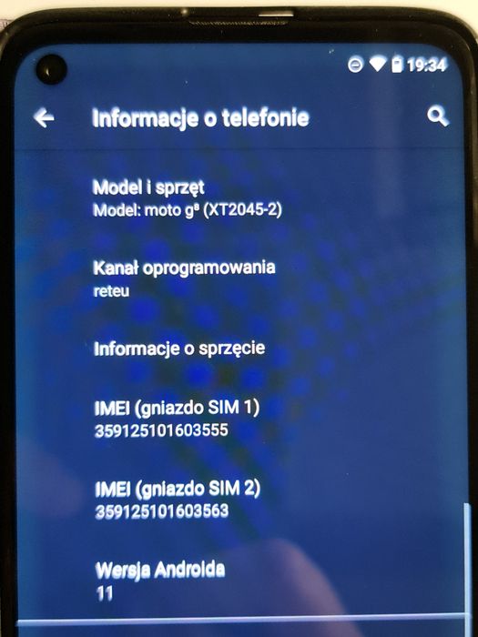 Motorola Moto G8 XT2045-2 + ładowarka z kablem + etui + karta microSD