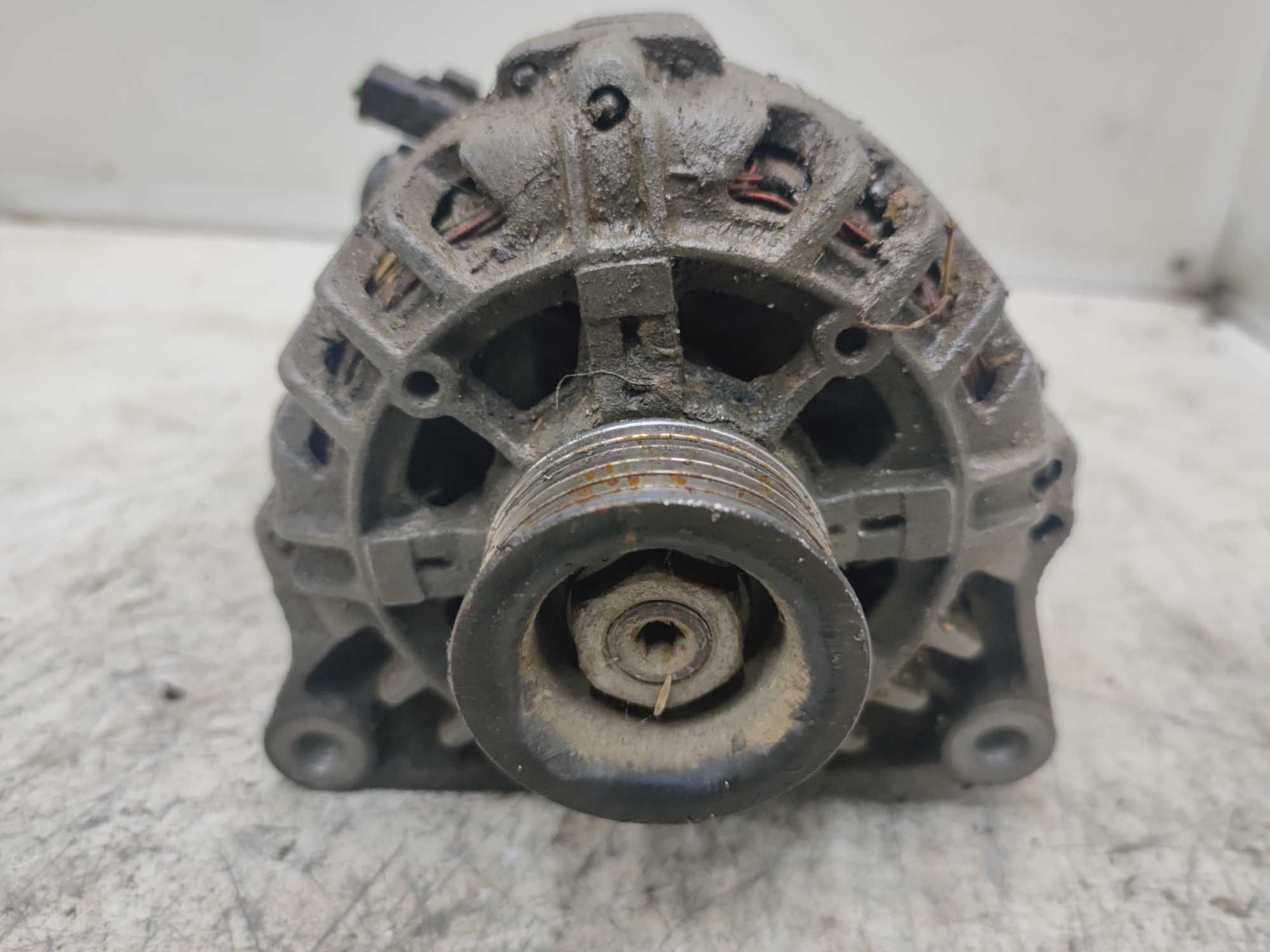 Peugeot 206 1.4 8V Alternator Valeo Oryginał
