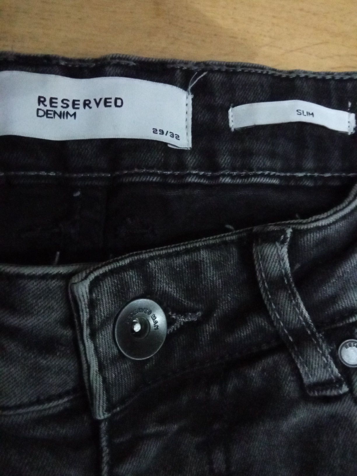 Spodnie jeansy męskie młodzieżowe Reserved czarne 170 cm