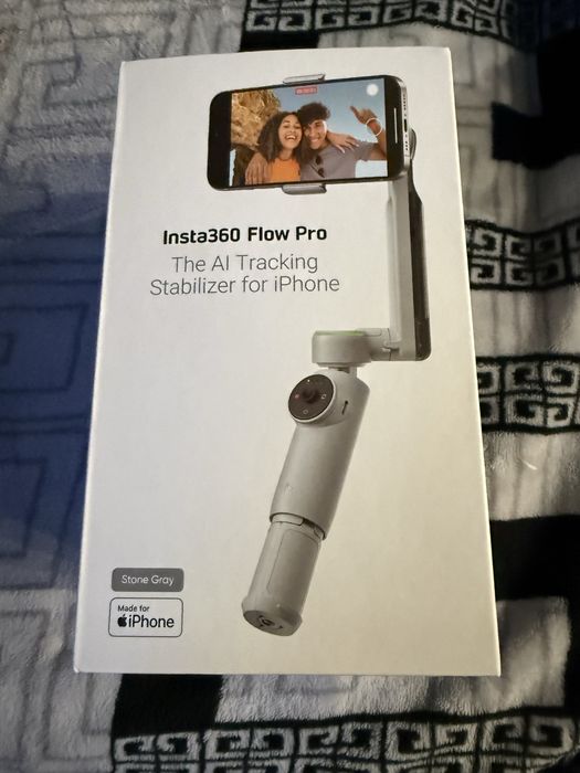 Продам новый стабилизатор Insta360 Flow Pro