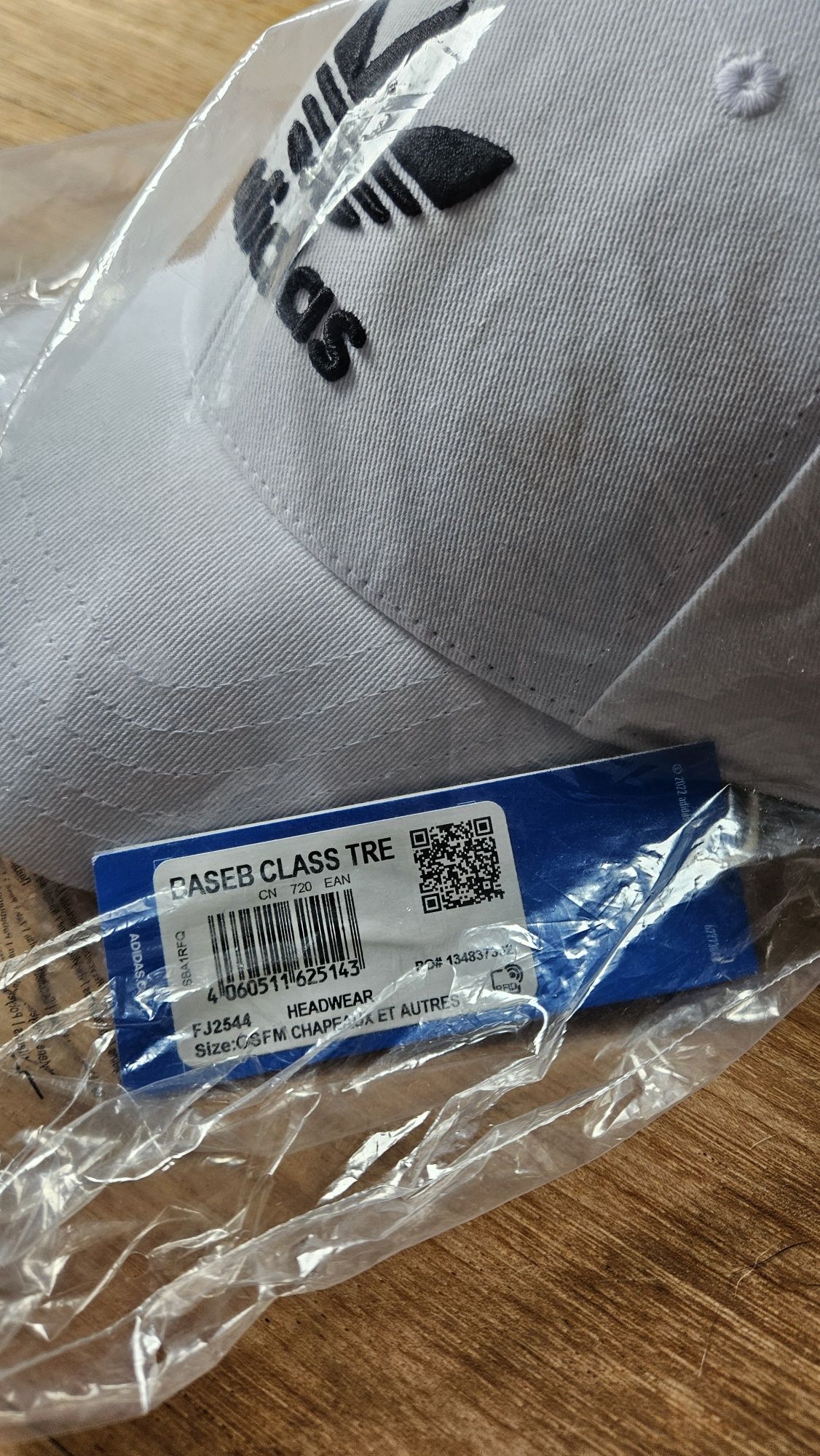 Czapka Adidas biała uniseks nowa.