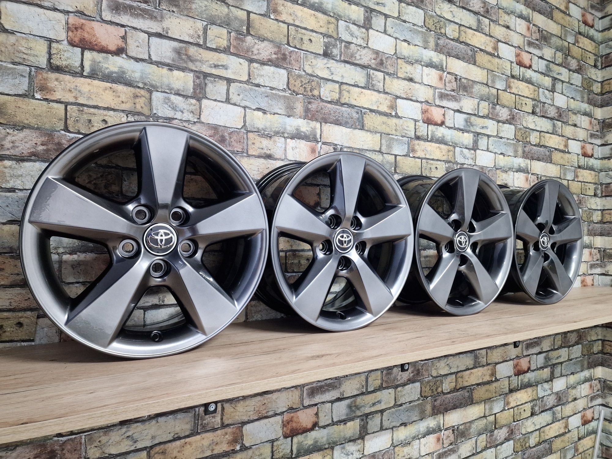 Felgi 16' 5x114,3 TOYOTA Avensis Auris Corolla Yaris RAV 4 Verso Prius