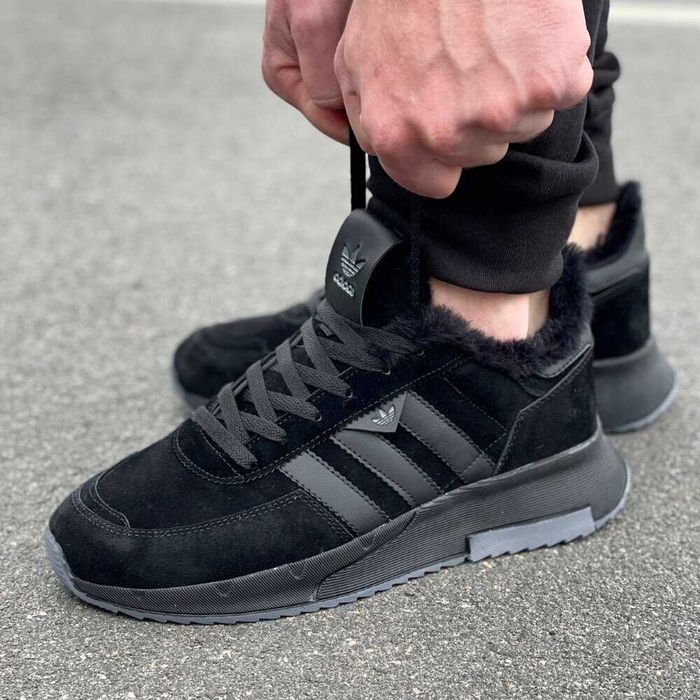 Зимові теплі Чорні кросівки Adidas на хутрі Адідас 40-44 чоловічі