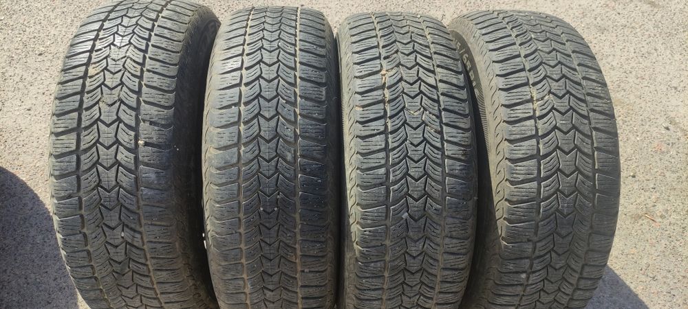 Автошина,резина зимняя Debica Frigo HP2 215\65\16