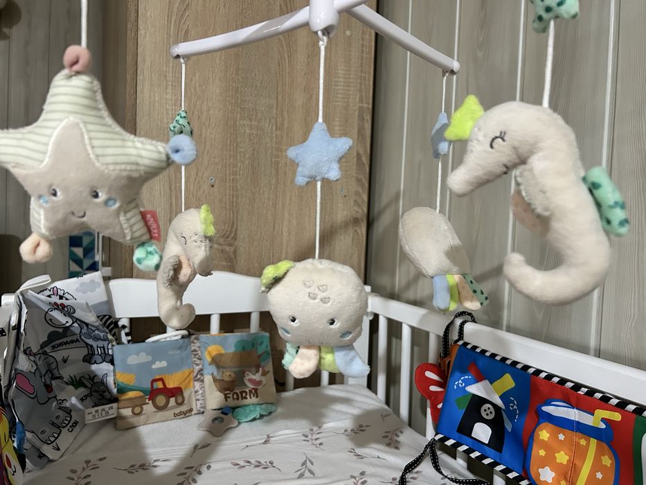 Мобіль. Дитяча іграшка. Музична іграшка