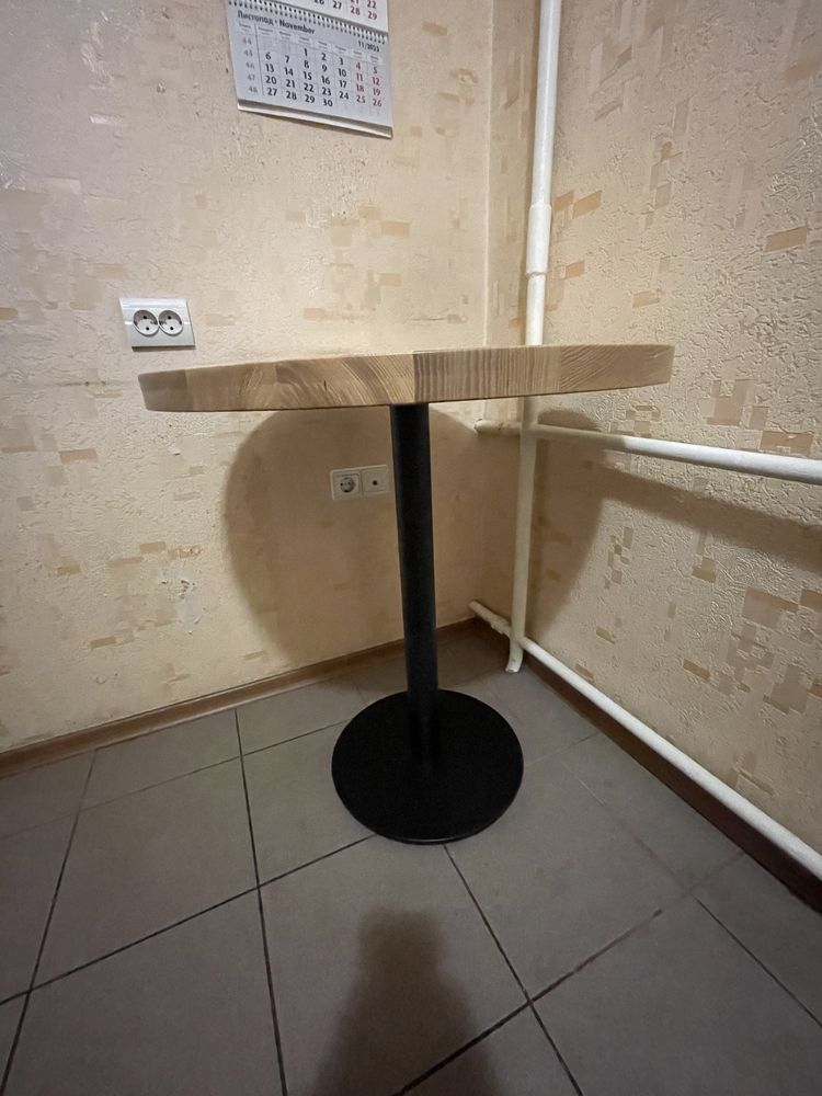 Стол кухонный