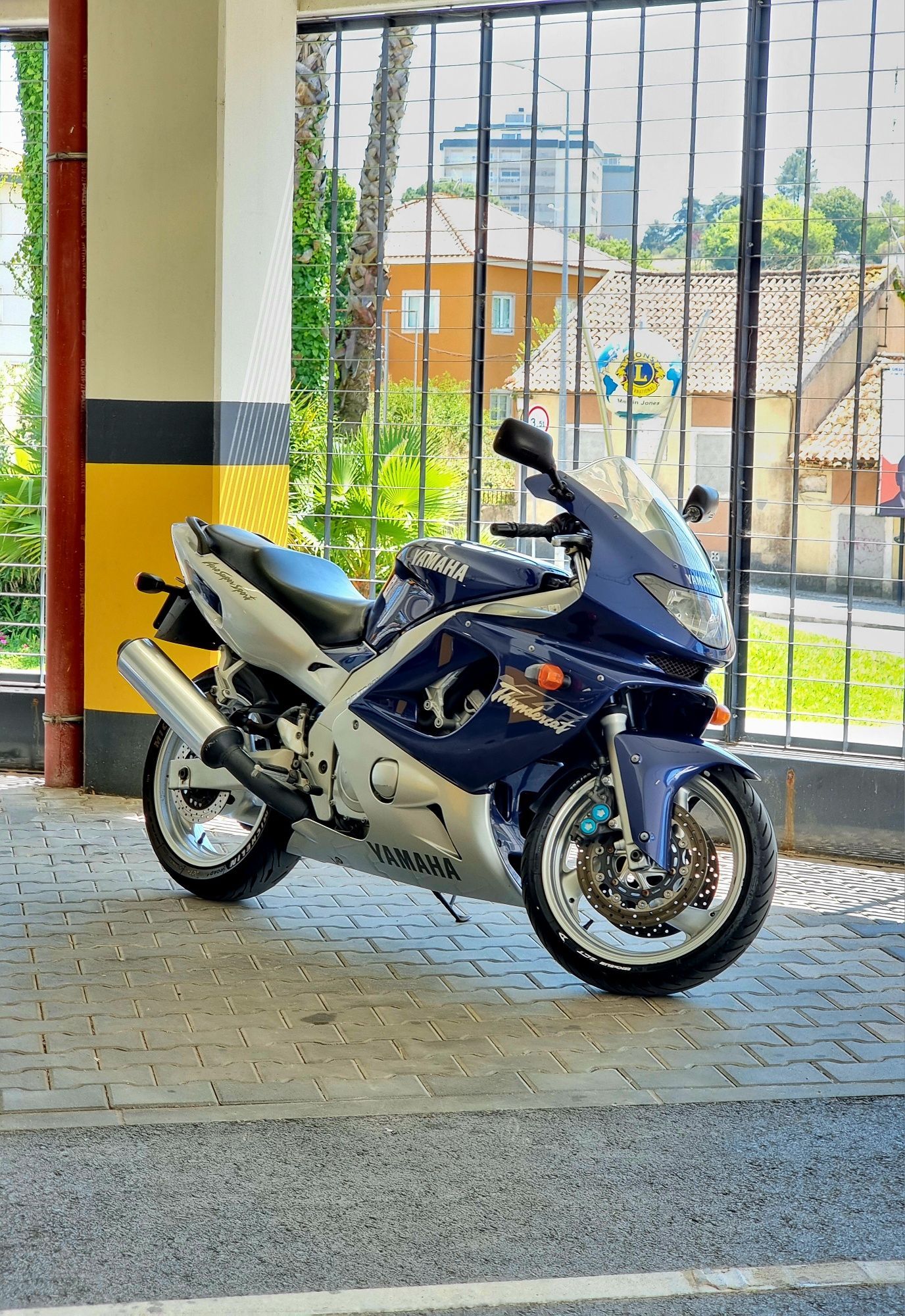 Yamaha yzf thundercat 600