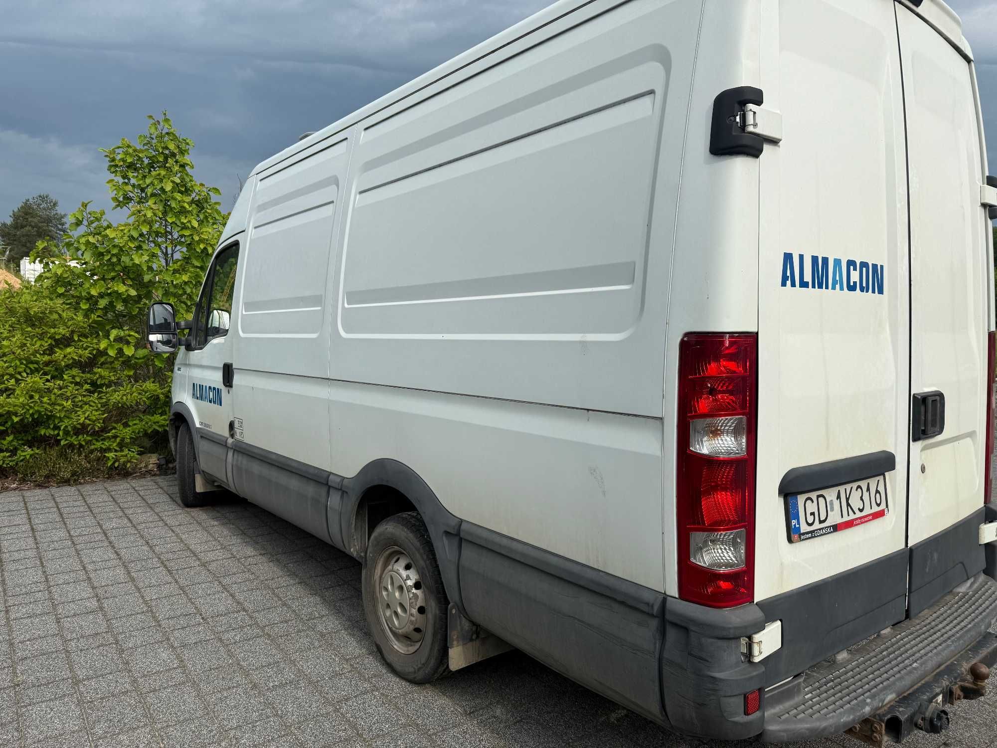 IVECO 35S13V samochód w dobrym stanie technicznym i wizualnym