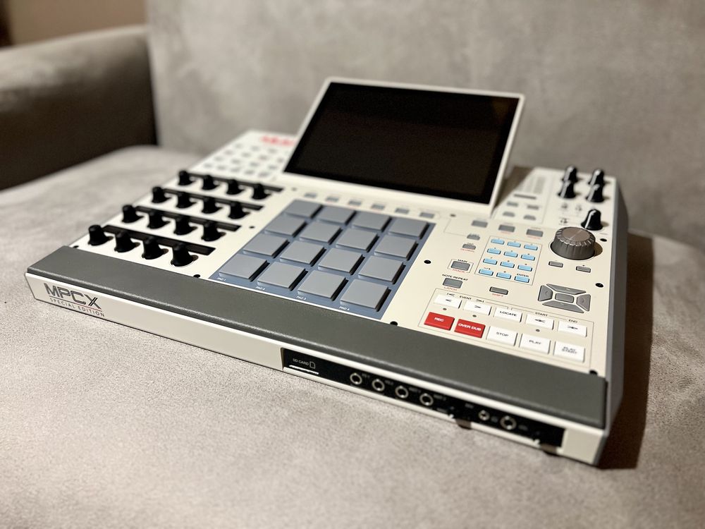 Akai MPC X SE - Nova