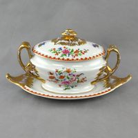 Pequena Terrina com tampa e travessa em porcelana Vidal Arte