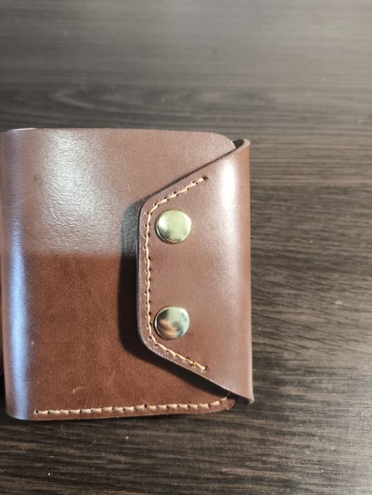 Кожаные кошельки ручной работы.