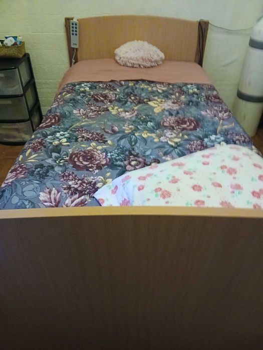 Cama articulada como nova